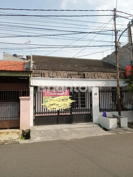 image RUMAH STRATEGIS DI CAWANG, DEKAT RS & KAMPUS UKI (1)