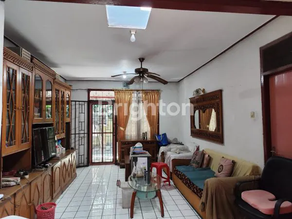 image RUMAH 1 LANTAI SHM DEPAN JALAN RAYA BENDA BARU – PAMULANG | LT 195 | 2,1 M (3)