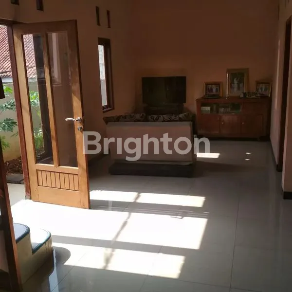 image RUMAH CANTIK DAN NYAMAN DEKAT DENGAN TOLL CIMANGGIS  (8)