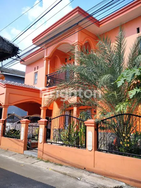 image RUMAH CANTIK DAN NYAMAN DEKAT DENGAN TOLL CIMANGGIS  (2)