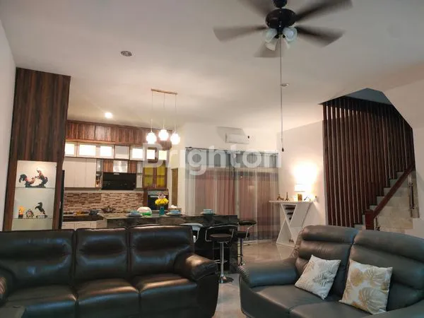 image RUMAH MEWAH DI MERCI  (1)