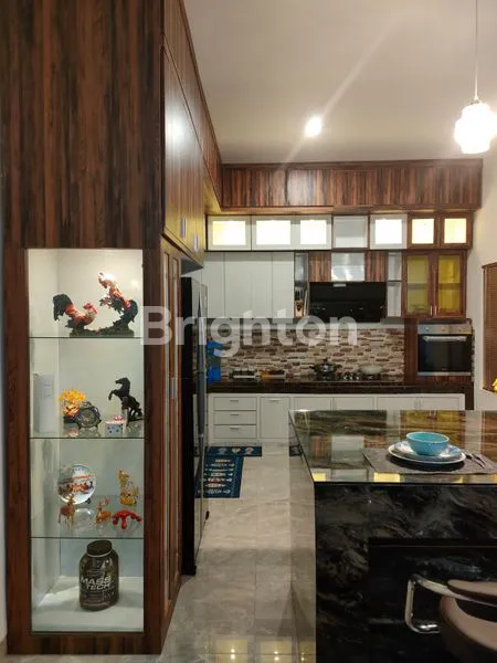 image RUMAH MEWAH DI MERCI  (3)