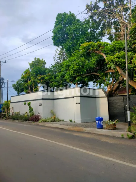 image A VILLA ON SPACIOUS 1100 M2 LAND, JUST 8 MINUTES TO SANUR BEACH (4)