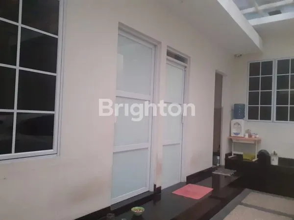 image DIJUAL RUMAH MEWAH & LUAS DI JALAN RAMBUTAN (6)