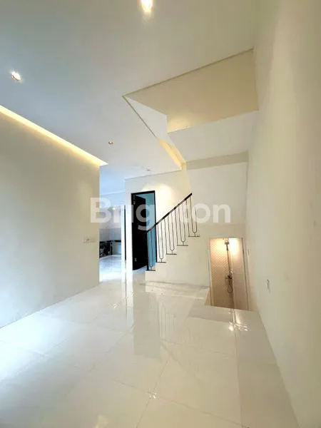 image RUMAH 2 LANTAI BARU, 4 KT, SHM DI MALANG (8)