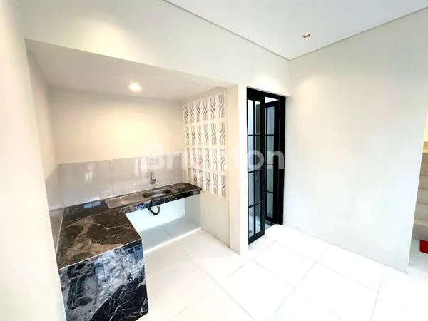 image RUMAH 2 LANTAI BARU, 4 KT, SHM DI MALANG (5)