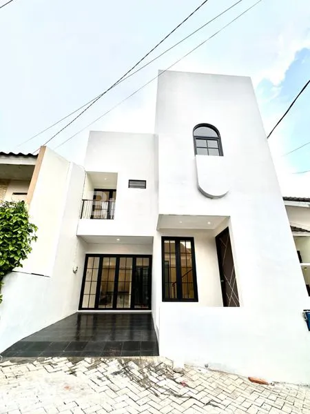 image RUMAH 2 LANTAI BARU, 4 KT, SHM DI MALANG (2)