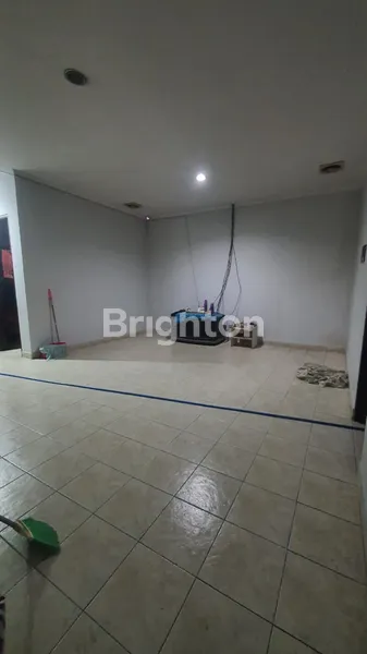 image DI JUAL RUMAH 2 LANTAI SHM – BULUH INDAH, DENPASAR UTARA (8)
