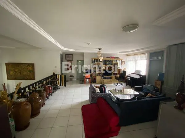 image DIJUAL CEPAT RUMAH DI HOEK DI MENTENG ( BU )  (5)