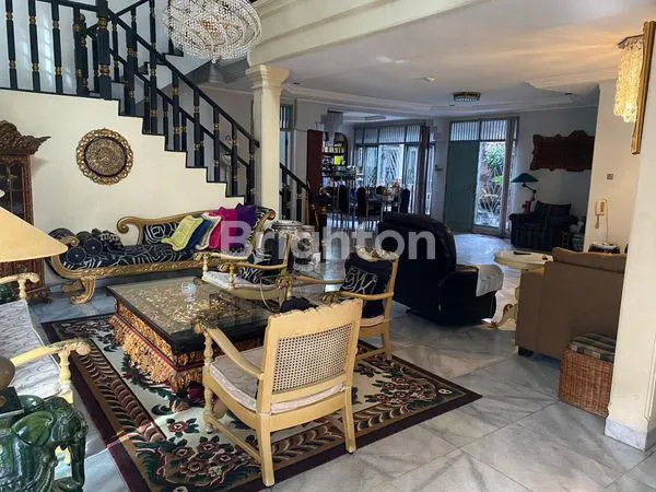 image DIJUAL CEPAT RUMAH DI HOEK DI MENTENG ( BU )  (3)