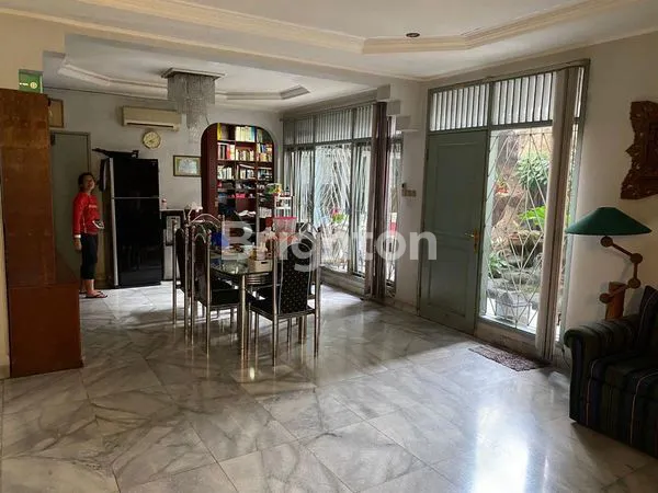 image DIJUAL CEPAT RUMAH DI HOEK DI MENTENG ( BU )  (6)