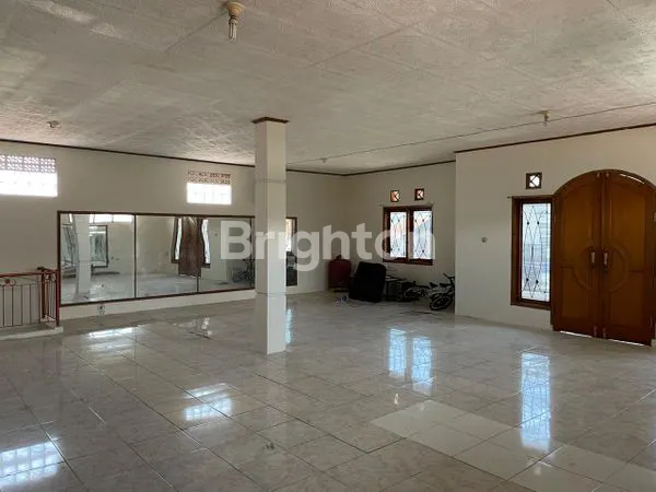 image RUMAH STRATEGIS PADASUKA RAYA – HUNIAN SEKALIGUS TEMPAT USAHA, LANGKA! (1)