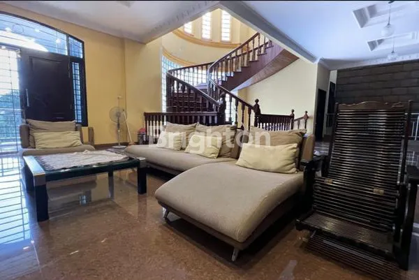 image DIJUAL VILLA SIAP HUNI DI KOMPLEKS CEMARA ASRI (3)