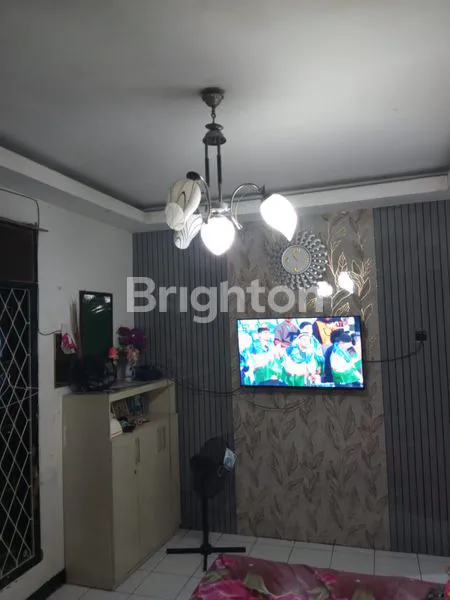 image RUMAH BESAR 4 KT / 2 KM DUA LANTAI! MUAT 1 MOBIL + 3 MOTOR – COCOK UNTUK KELUARGA BESAR (4)