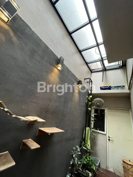 image RUMAH MEWAH LT 96 LB 140 DI KAHURIPAN NIRWANA SIDOARJO (6)