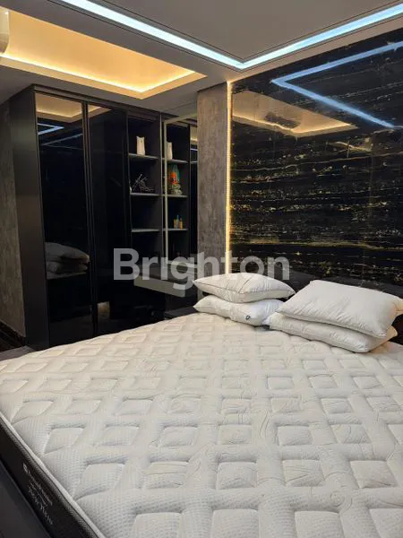 image GRAND STUDIO 32 M² – COLLINS TOWER HYDE | FULL MARMER | SMART LIVING | PREMIUM UNIT (2)