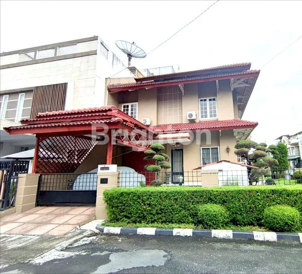 image PRIME LOCATION. TAMAN MALIBU INDAH. RUMAH POSISI HOOK. HADAP TIMUR & SELATAN. HARGA BAGUS !! (2)