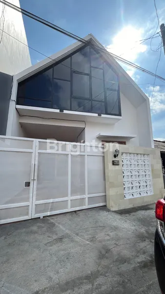image DI JUAL RUMAH MODERN 2 LANTAI AREA DENPASAR BARAT (1)