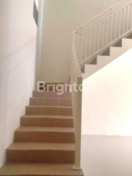 image RUMAH 2 LANTAI 110M2 DI LEBAK ARUM, SURABAYA, SHM (4)