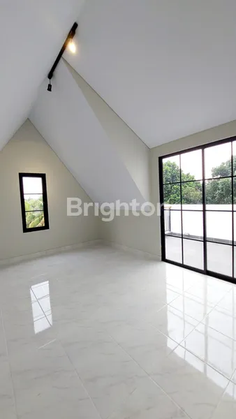 image RUMAH BARU NYAMAN DALAM CLUSTER DI JAGAKARSA JAKSEL (8)