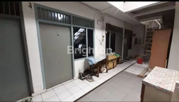 image INVESTASI MENGUNTUNGKAN: RUMAH KOS & RUMAH INDUK  BESAR DI AMPERA KEMANG JAKARTA SELATAN (1)