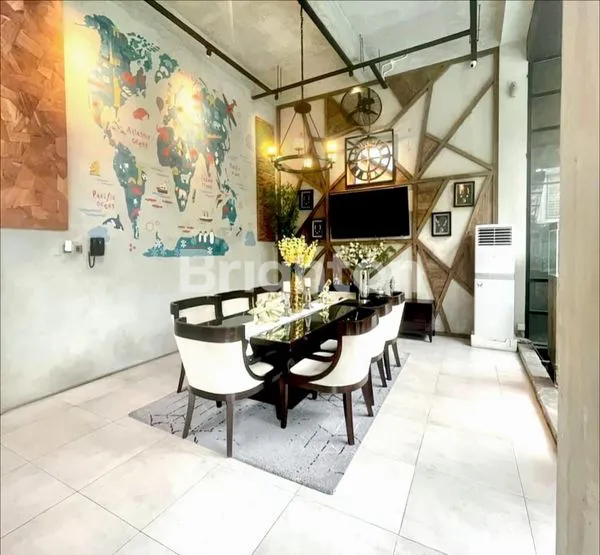 image RUMAH MEWAH POSISI HOOK - FULL FURNISHED PREMIUM PLUS BERBAGAI FASILITAS RUMAH - LOKASI INTI KOTA & STRATEGIS - DAERAH JL PANCING / WILLEM ISKANDAR (8)