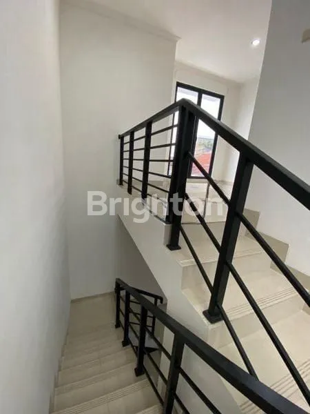 image RUMAH BARU EXCLUSIVE DI AKASIA EIGHT SERUA CIPUTAT (6)