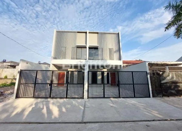 image RUMAH BRAND NEW 2 LANTAI MERUYA UTARA JAKARTA BARAT (1)