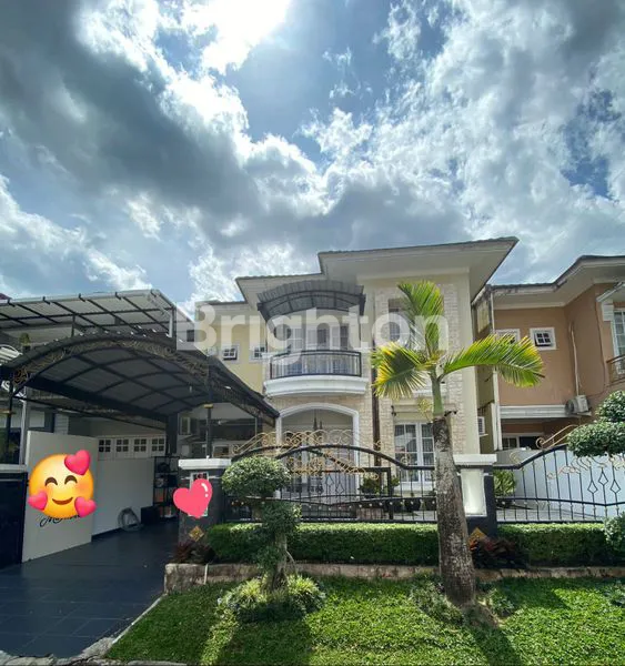 image DI JUAL RUMAH MEWAH 2 LANTAI DI BEVERLY HILL, LT 200M² (1)