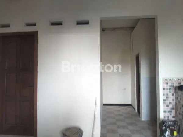 image RUMAH PEMANDANGAN HAMBATAN SAWAH ASRI DEKAT PEMKAB. KANTOR PEMKAB. KEDIRI (6)
