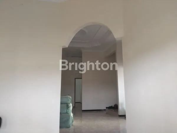 image RUMAH PEMANDANGAN HAMBATAN SAWAH ASRI DEKAT PEMKAB. KANTOR PEMKAB. KEDIRI (8)