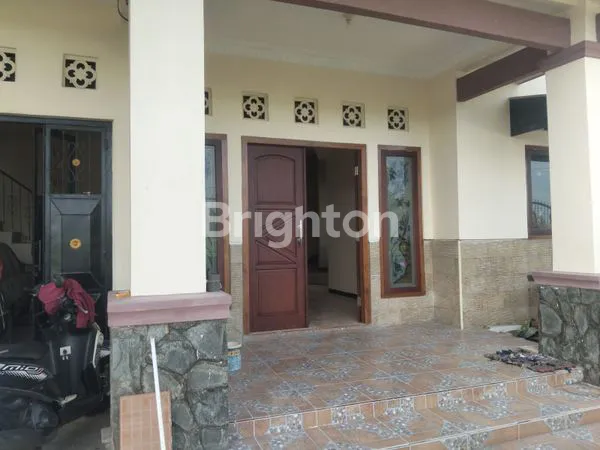 image RUMAH PEMANDANGAN HAMBATAN SAWAH ASRI DEKAT PEMKAB. KANTOR PEMKAB. KEDIRI (7)