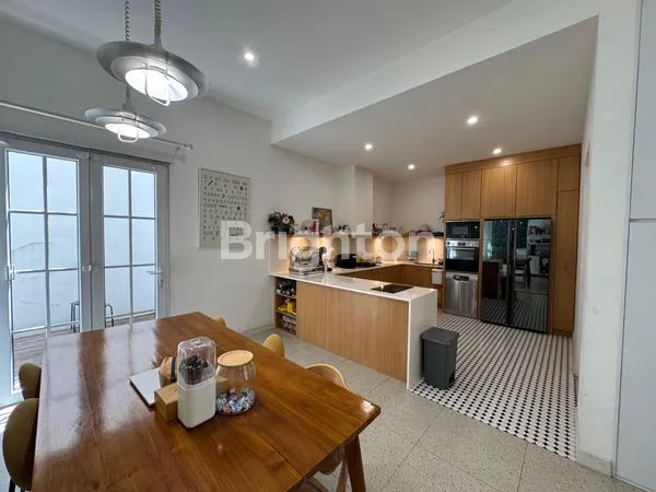 image RUMAH CANTIK 2 LANTAI, SIAP HUNI, STRATEGIS, DI KOTA BANDUNG, SANGAT DEKAT DENGAN TSM  (4)