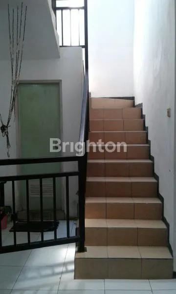 image RUMAH STRATEGIS RUNGKUT, LT 135M² 4KT 2KM (5)