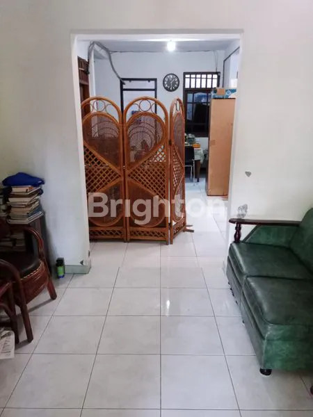 image RUMAH STRATEGIS RUNGKUT, LT 135M² 4KT 2KM (3)