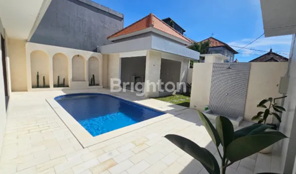 image DISEWAKAN: VILLA MEWAH SEMI-FURNISHED DI JANTUNG SEMINYAK (5)