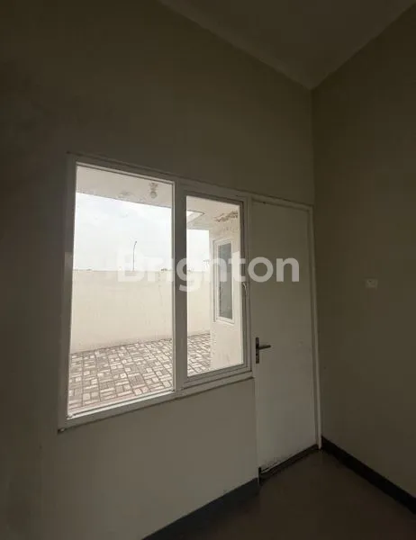 image RUMAH BARU GRESS SIAP HUNI BUDURAN (4)