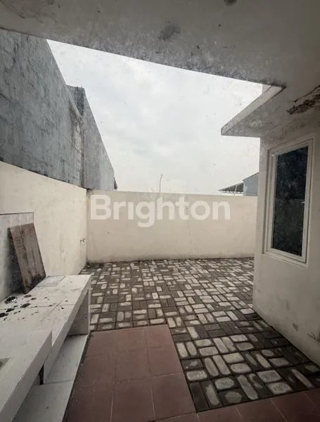 image RUMAH BARU GRESS SIAP HUNI BUDURAN (6)