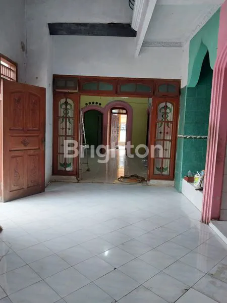 image RUMAH STRATEGIS DI JL RAYA KELAPA DUA, LT 250M² (2)