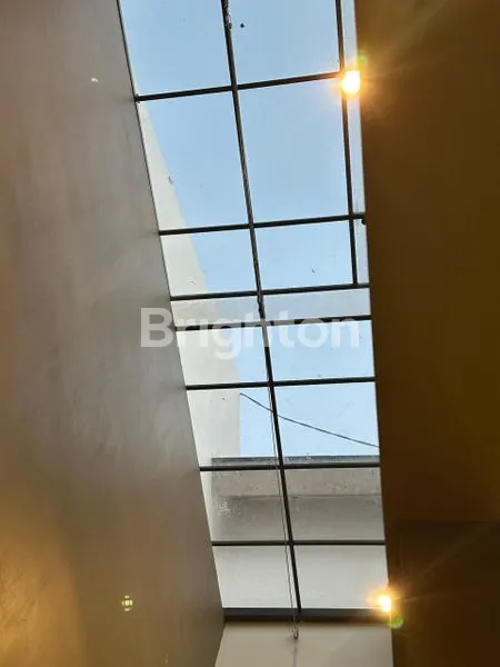 image RUMAH BARU MODERN TROPIKAL FULL FURNISH HARGA PROMO DI KOTA MALANG (5)