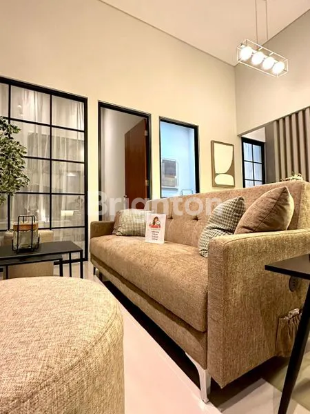 image RUMAH BARU MODERN TROPIKAL FULL FURNISH HARGA PROMO DI KOTA MALANG (8)