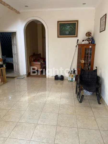 image RUMAH TELAGA GOLF, BU (2)