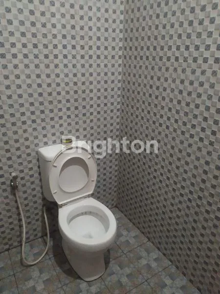 image RUMAH 2 LANTAI SHM, LT 200M² DI JALAN JUANDA (8)