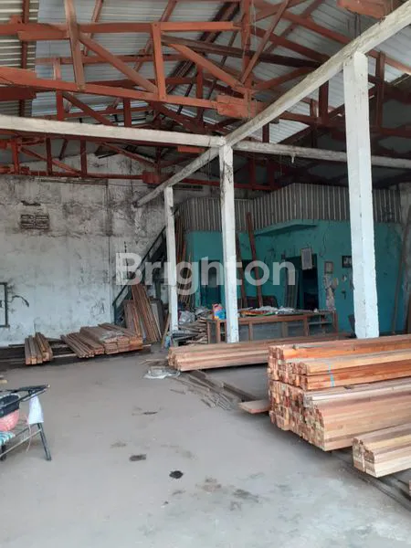 GUDANG LUAS 326M² DI PANDUGO RUNGKUT, SHM