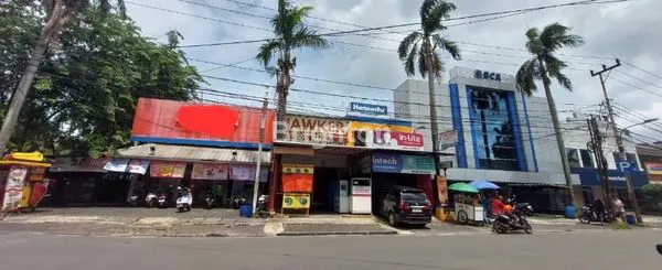 image RUKO STRATEGIS DI KOMERSIAL AREA DENGAN ROW 4 MOBIL, SEDERET DENGAN BANK BCA, PERMATA , BNI DI CITRA GARDEN, JAKARTA BARAT (3)