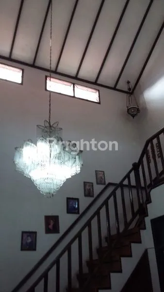 image RUMAH 2 LANTAI SIAP HUNI, LT 280M² DI MANYAR (4)