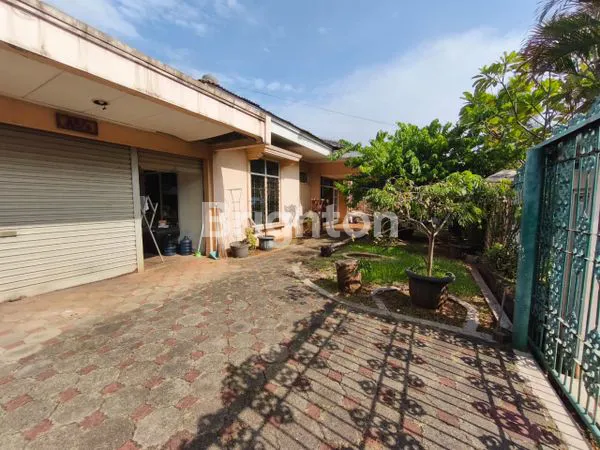 image RUMAH CANTIK SUPER LUAS - DEKAT TOL JORR (2)