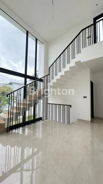 image RUMAH 2 LANTAI HOEK DI THE ICON BSD BANGUNAN MANDIRI DENGAN ROOFTOP DI PUSAT CBD BSD DEKAT TOLL DAN AEON MALL, BSD CITY (2)