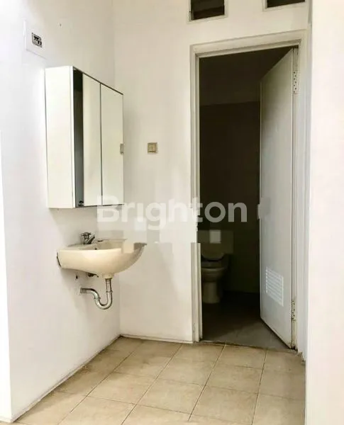 image RUMAH STRATEGIS, NYAMAN, TENANG, DAN ASRI DI ATHIA BINTARO (5)