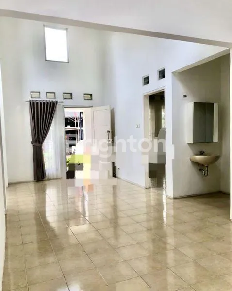 image RUMAH STRATEGIS, NYAMAN, TENANG, DAN ASRI DI ATHIA BINTARO (4)